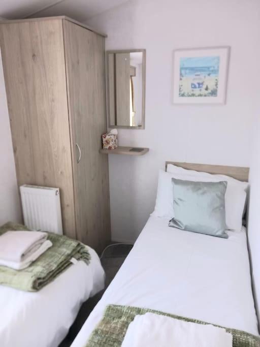 Sea Breeze, Modern, Cosy Holiday Home Haverigg Bagian luar foto