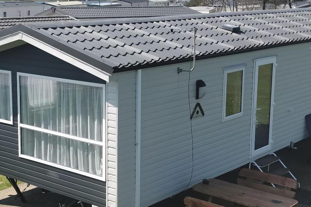 Sea Breeze, Modern, Cosy Holiday Home Haverigg Bagian luar foto