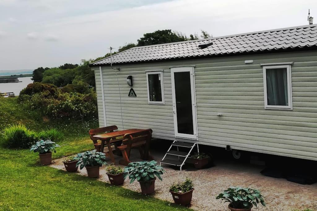 Sea Breeze, Modern, Cosy Holiday Home Haverigg Bagian luar foto